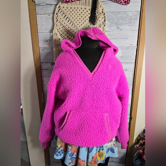 PINK Victoria's Secret Tops - PINK Victoria's Secret Hot Pink Fuchsia Sherpa Hoodie